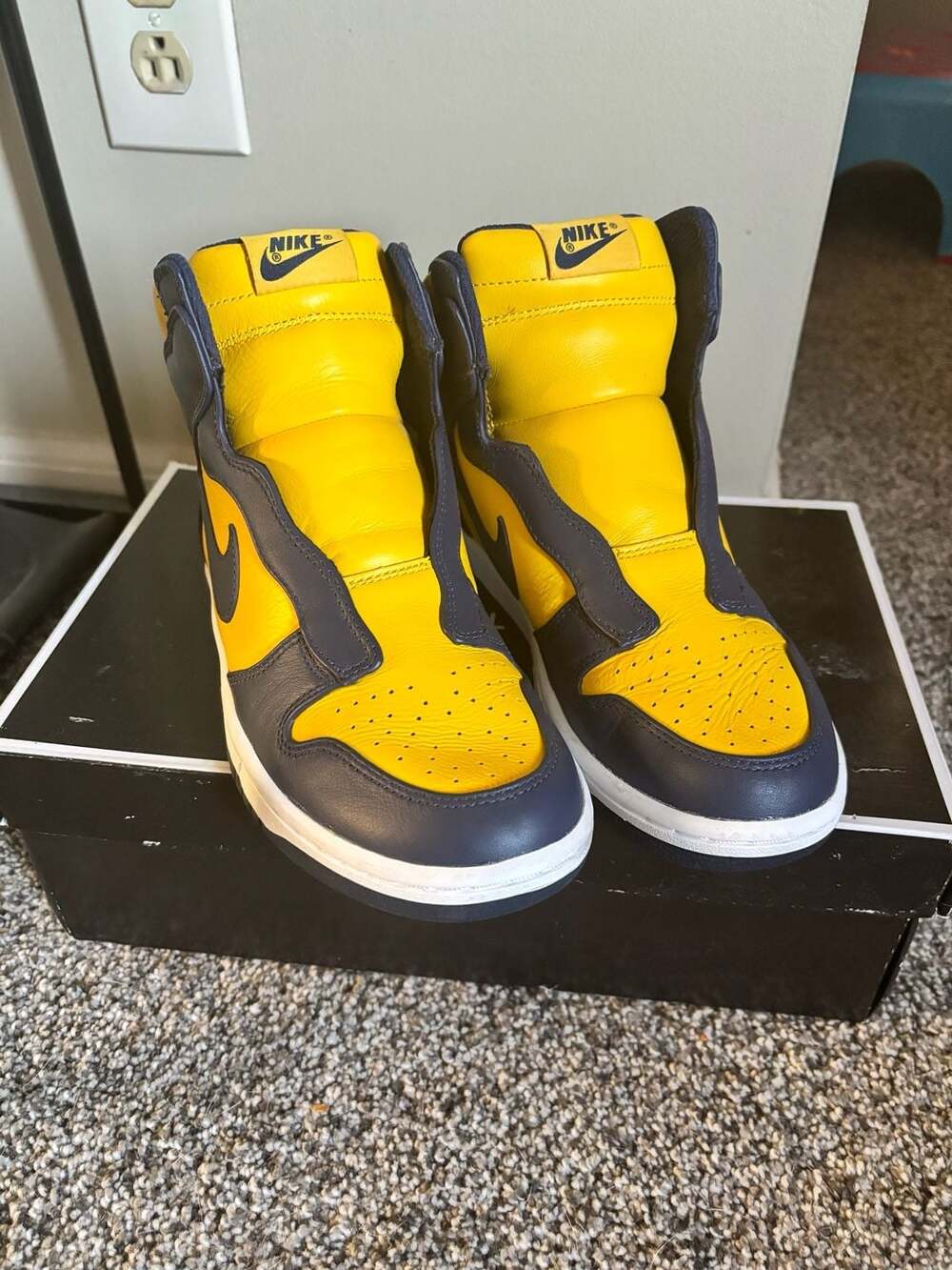Nike Dunk Lux x Sacai Size 7.5 Varsity Maize Midnight Navy